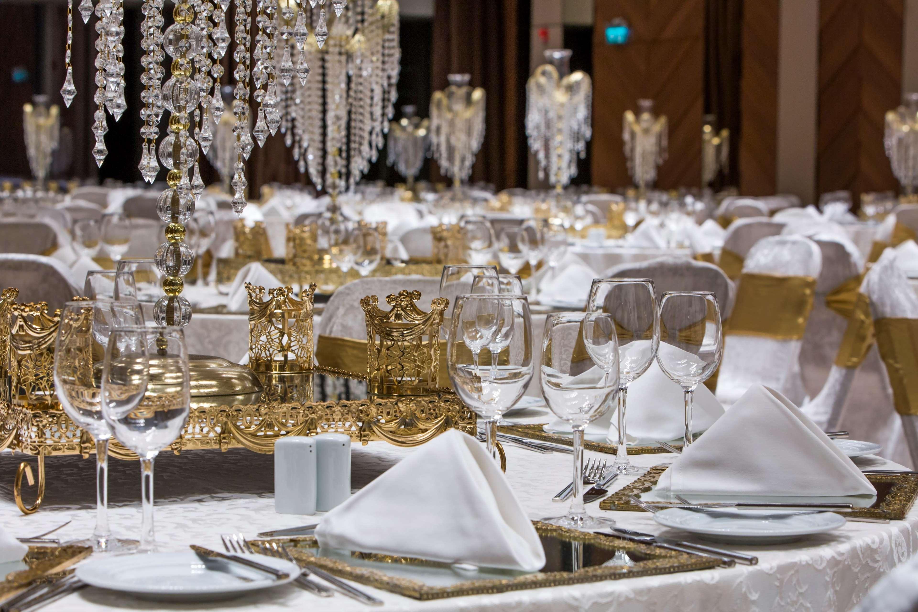 Hilton Garden Inn Istanbul Atatuerk Airport Buitenkant foto
