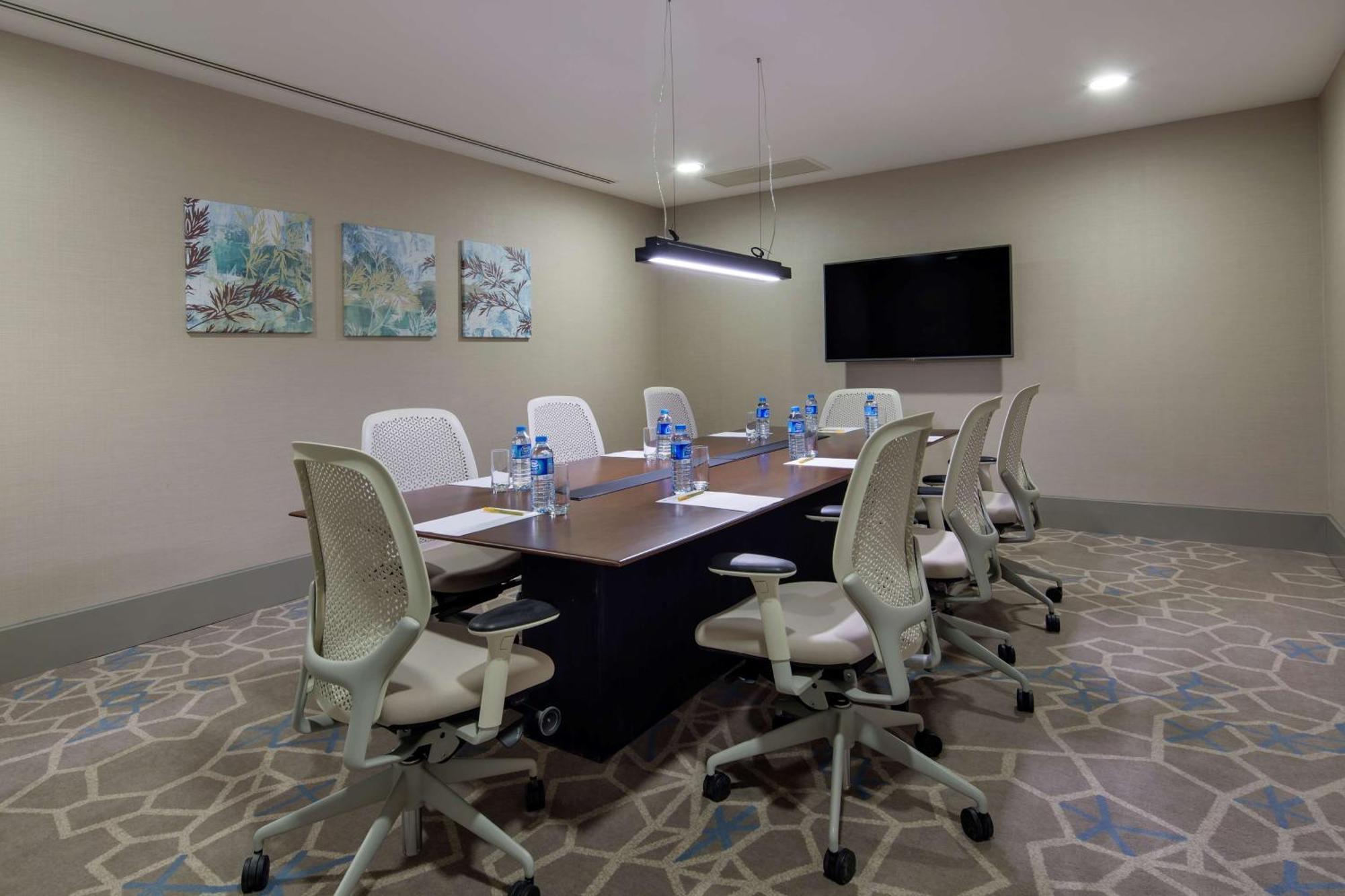 Hilton Garden Inn Istanbul Atatuerk Airport Buitenkant foto
