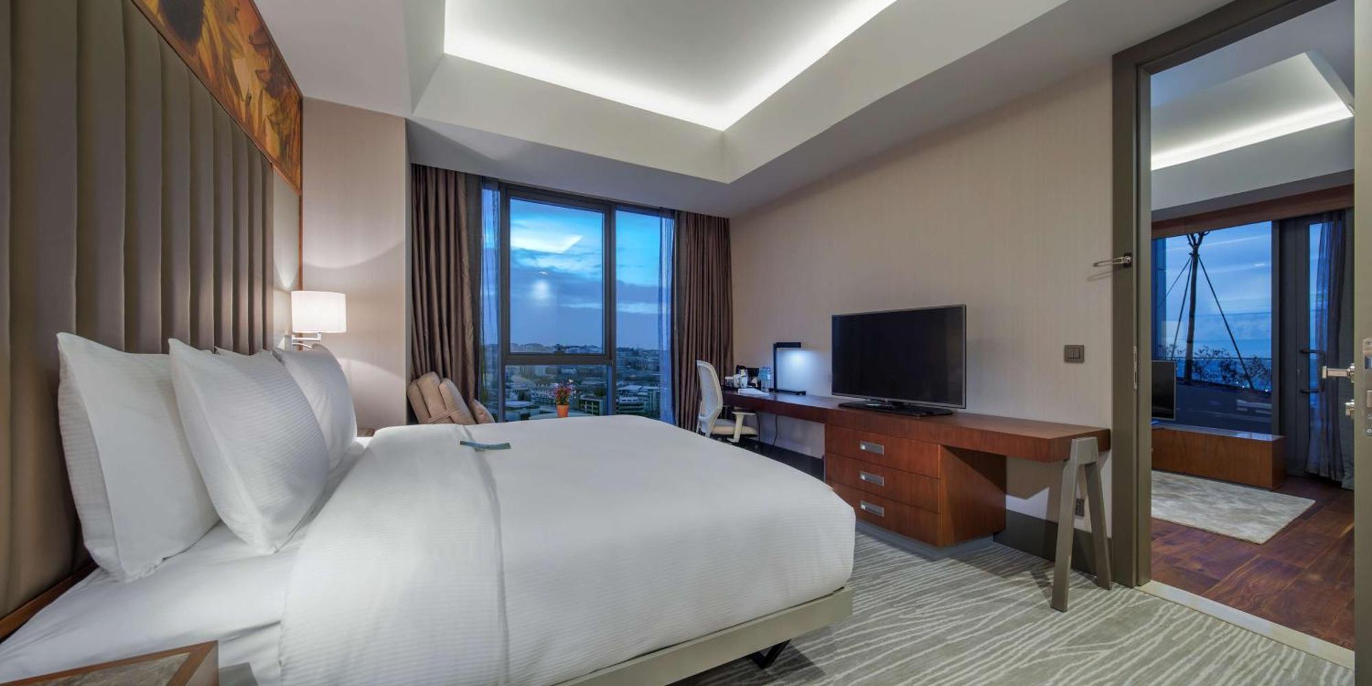 Hilton Garden Inn Istanbul Atatuerk Airport Buitenkant foto