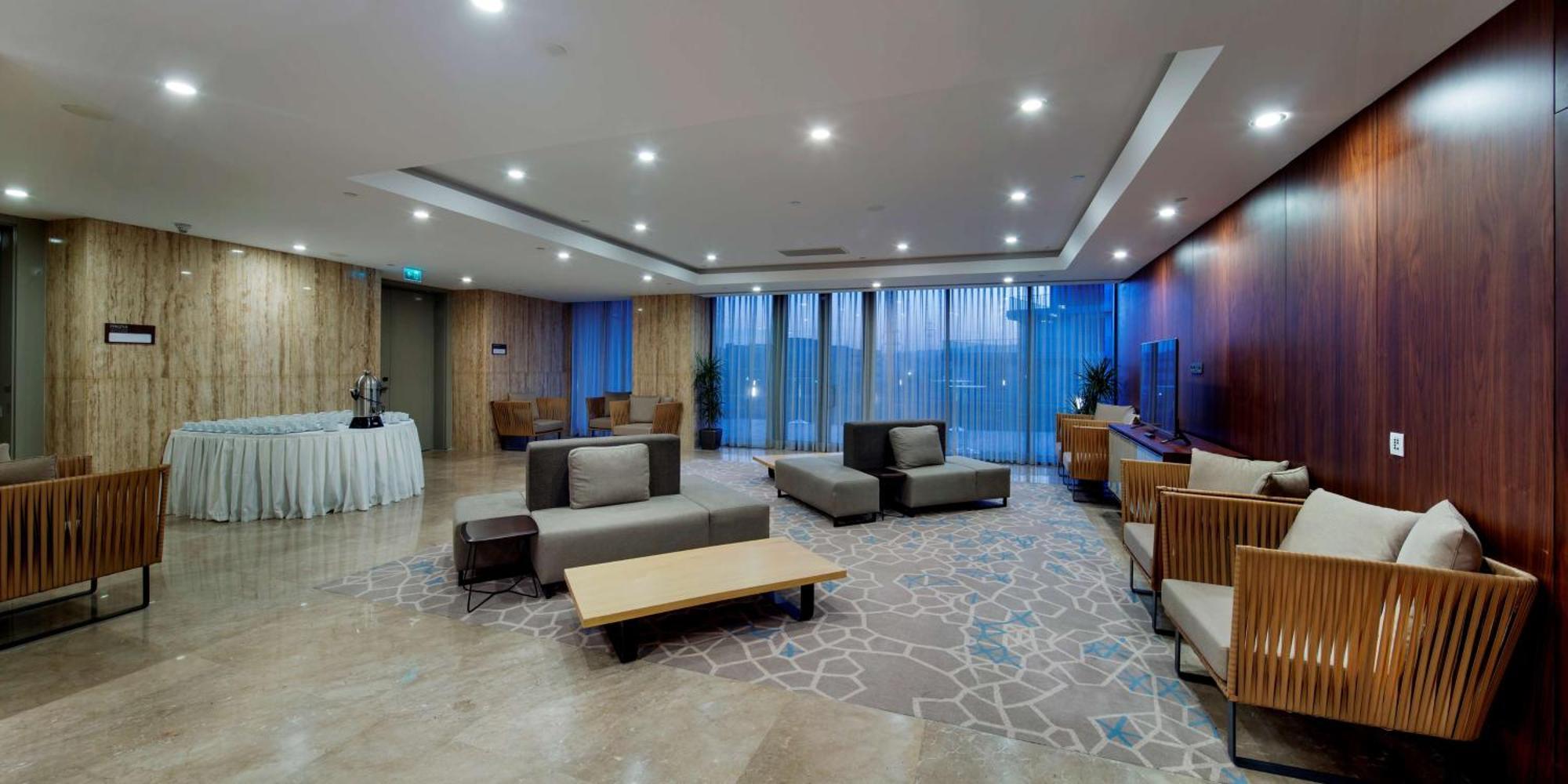 Hilton Garden Inn Istanbul Atatuerk Airport Buitenkant foto