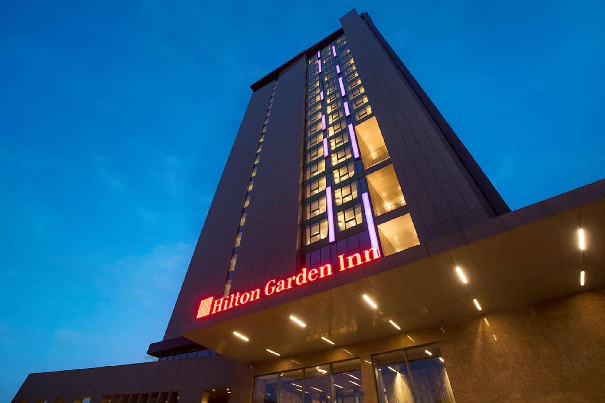 Hilton Garden Inn Istanbul Atatuerk Airport Buitenkant foto