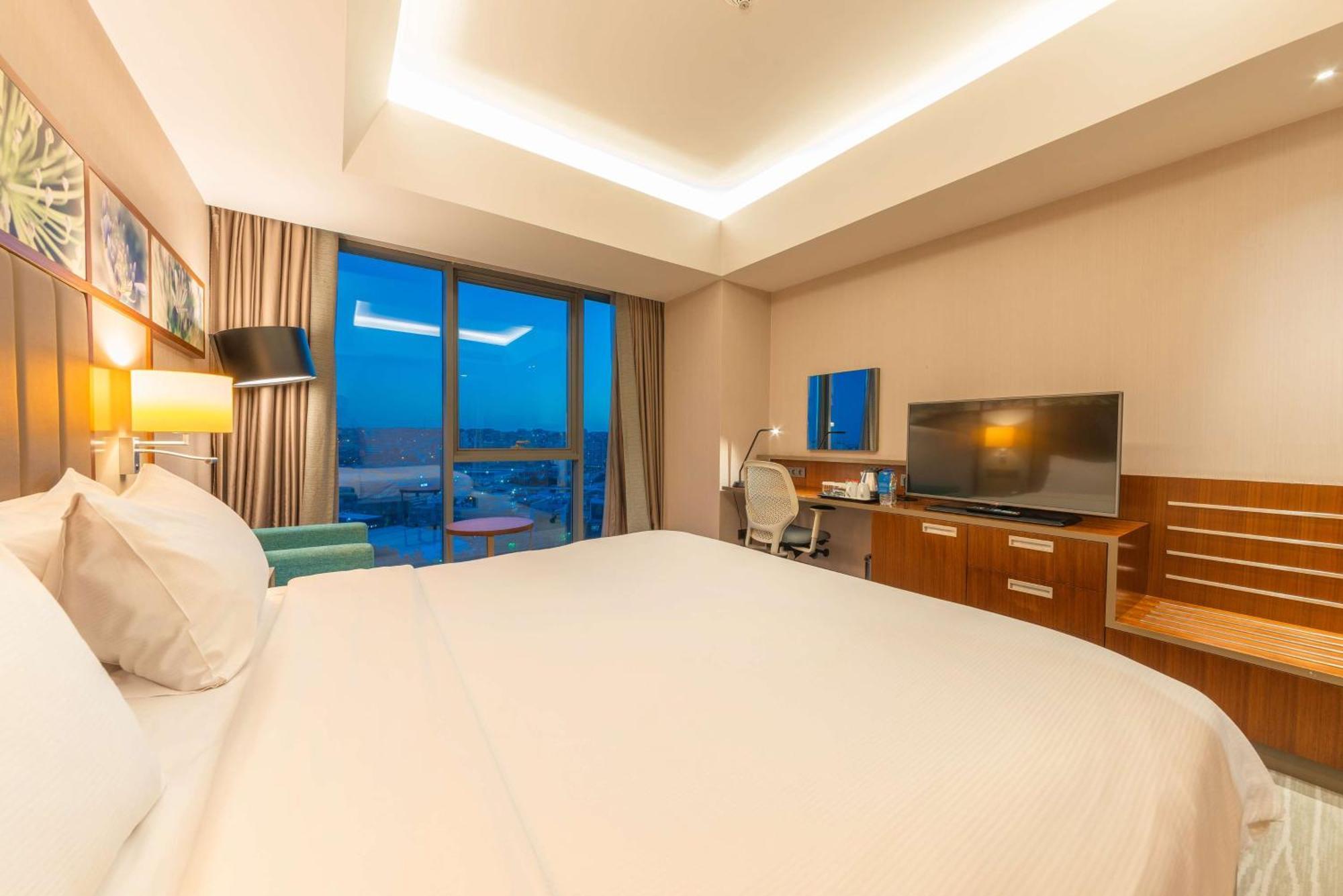 Hilton Garden Inn Istanbul Atatuerk Airport Buitenkant foto