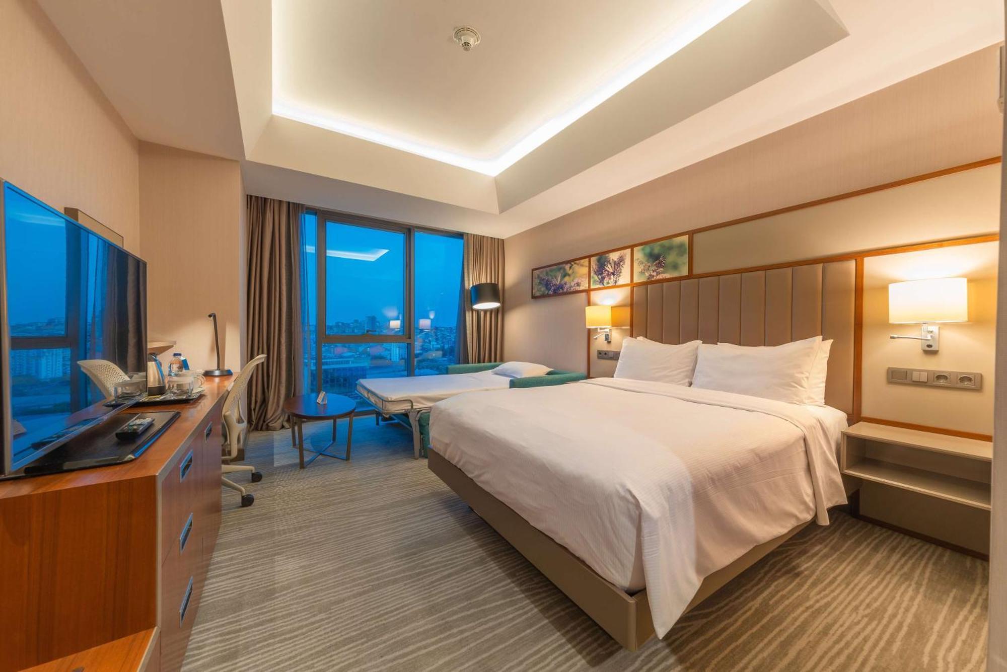 Hilton Garden Inn Istanbul Atatuerk Airport Buitenkant foto